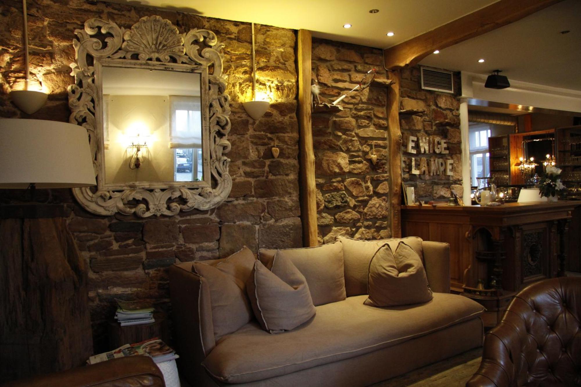 Zur Ewigen Lampe Romantisches Landhotel & Restaurant 니데겐 외부 사진