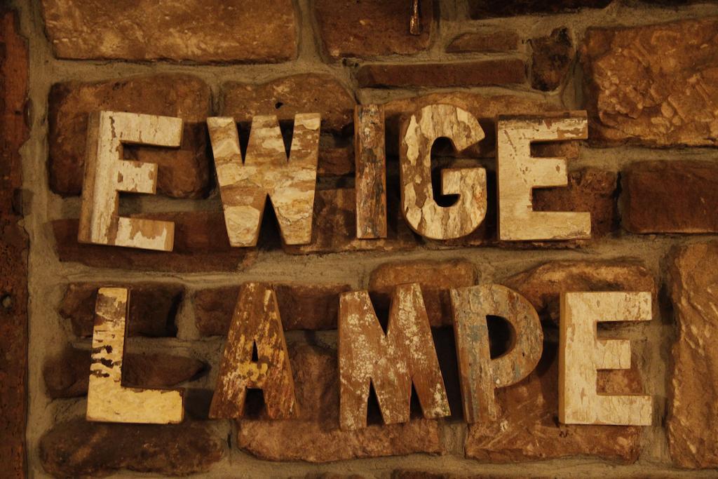 Zur Ewigen Lampe Romantisches Landhotel & Restaurant 니데겐 외부 사진