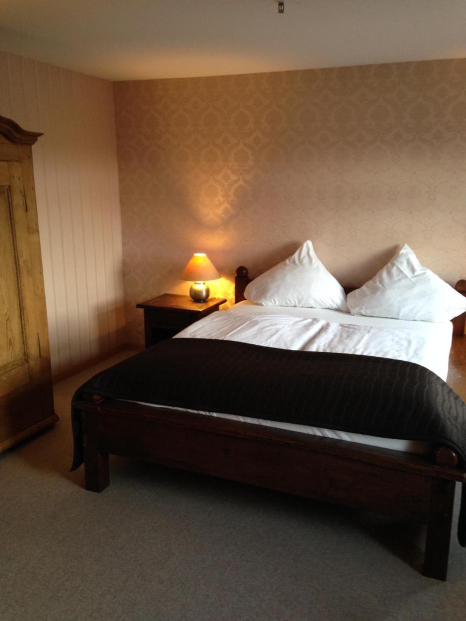 Zur Ewigen Lampe Romantisches Landhotel & Restaurant 니데겐 외부 사진
